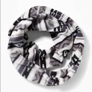NIP Old Navy Performance Fleece Snood Scarf